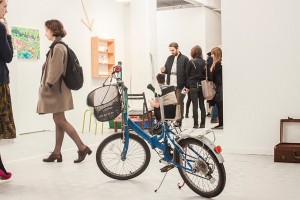 old-flo-bike-mise-en-scene-